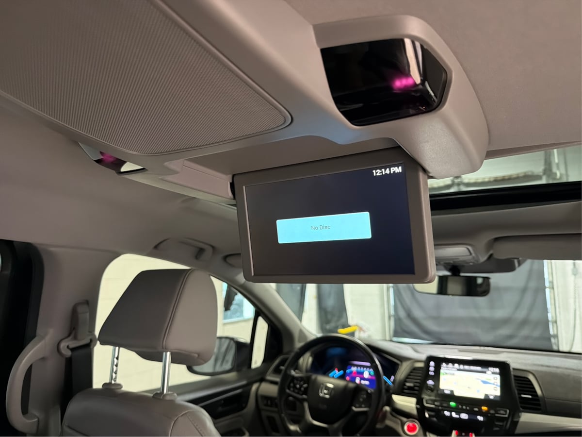 Photo 23 of this Honda Odyssey