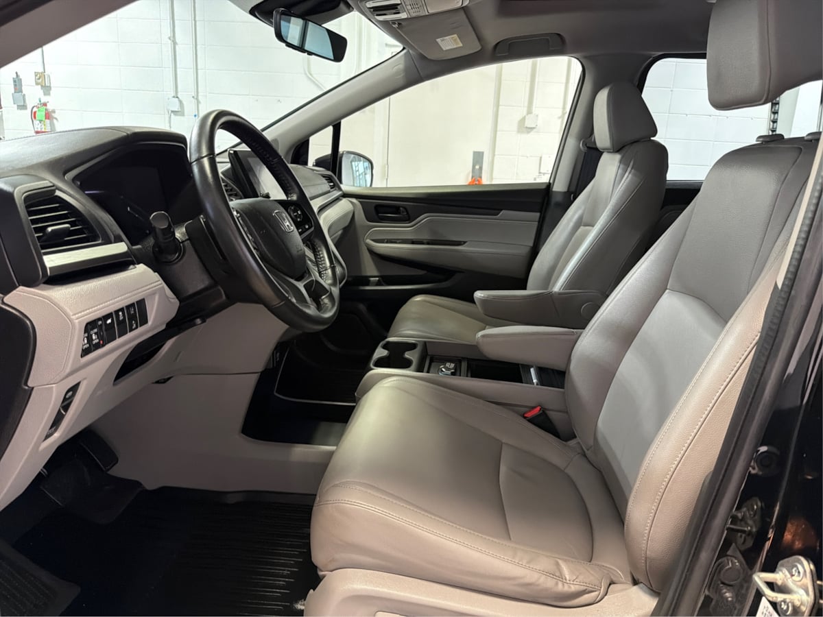 Photo 9 of this Honda Odyssey