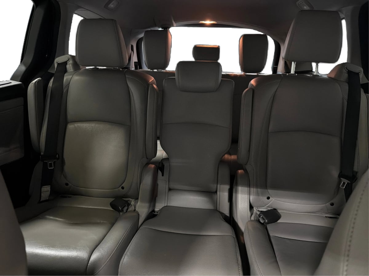 Photo 31 of this Honda Odyssey