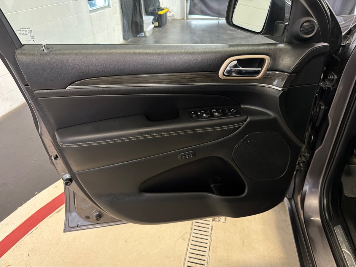 Photo 22 of this Jeep Grand Cherokee