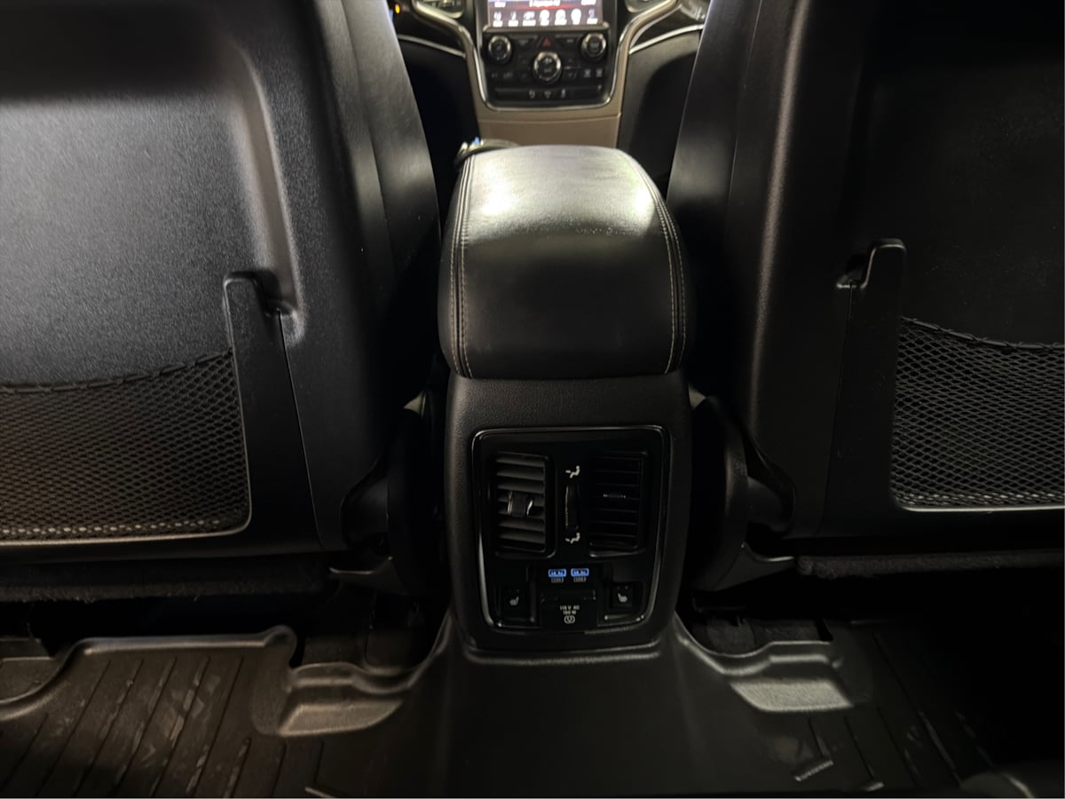 Photo 23 of this Jeep Grand Cherokee