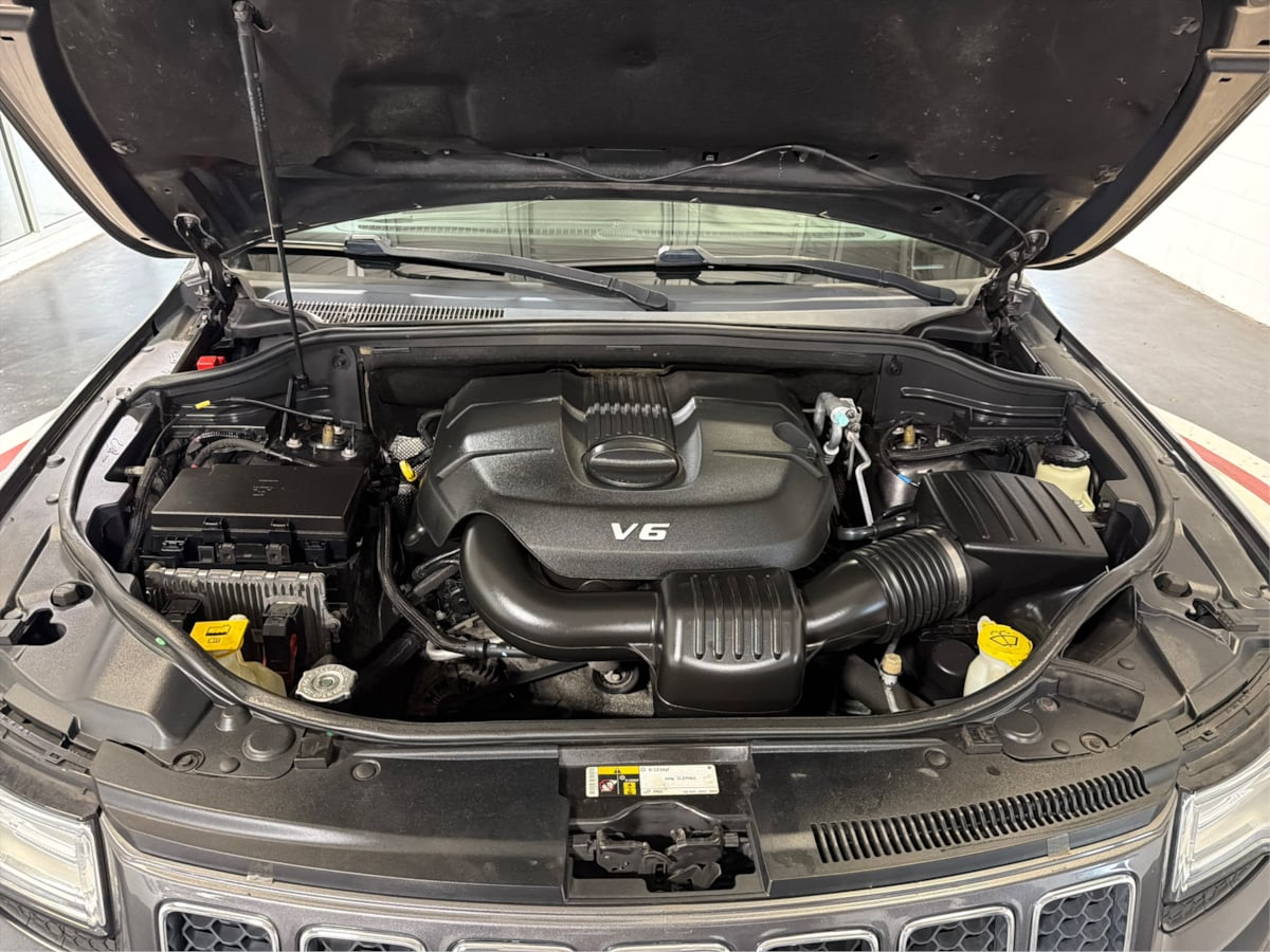 Photo 11 of this Jeep Grand Cherokee
