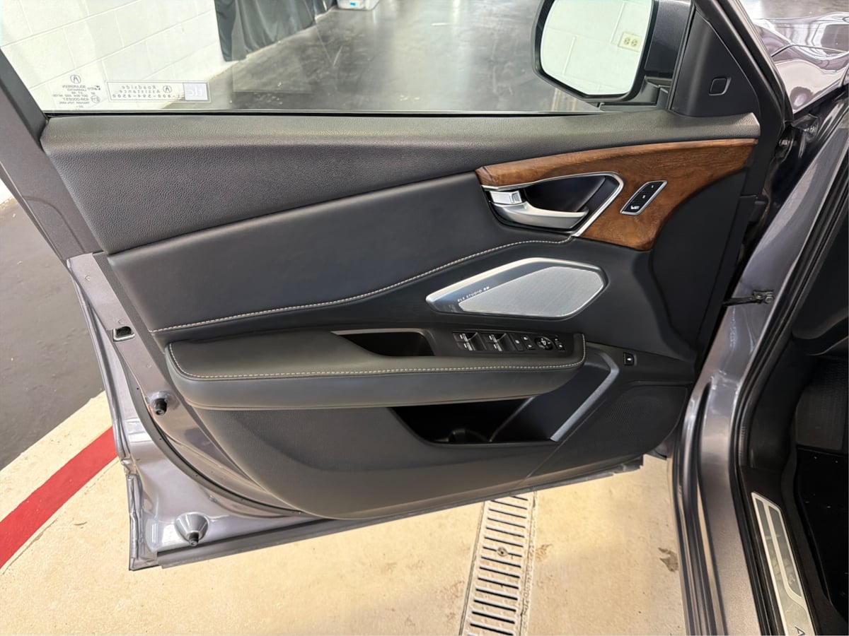 Photo 22 of this Acura RDX