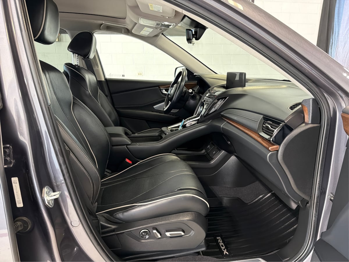 Photo 15 of this Acura RDX