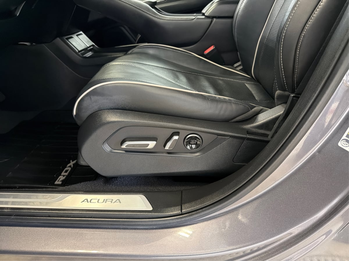 Photo 21 of this Acura RDX