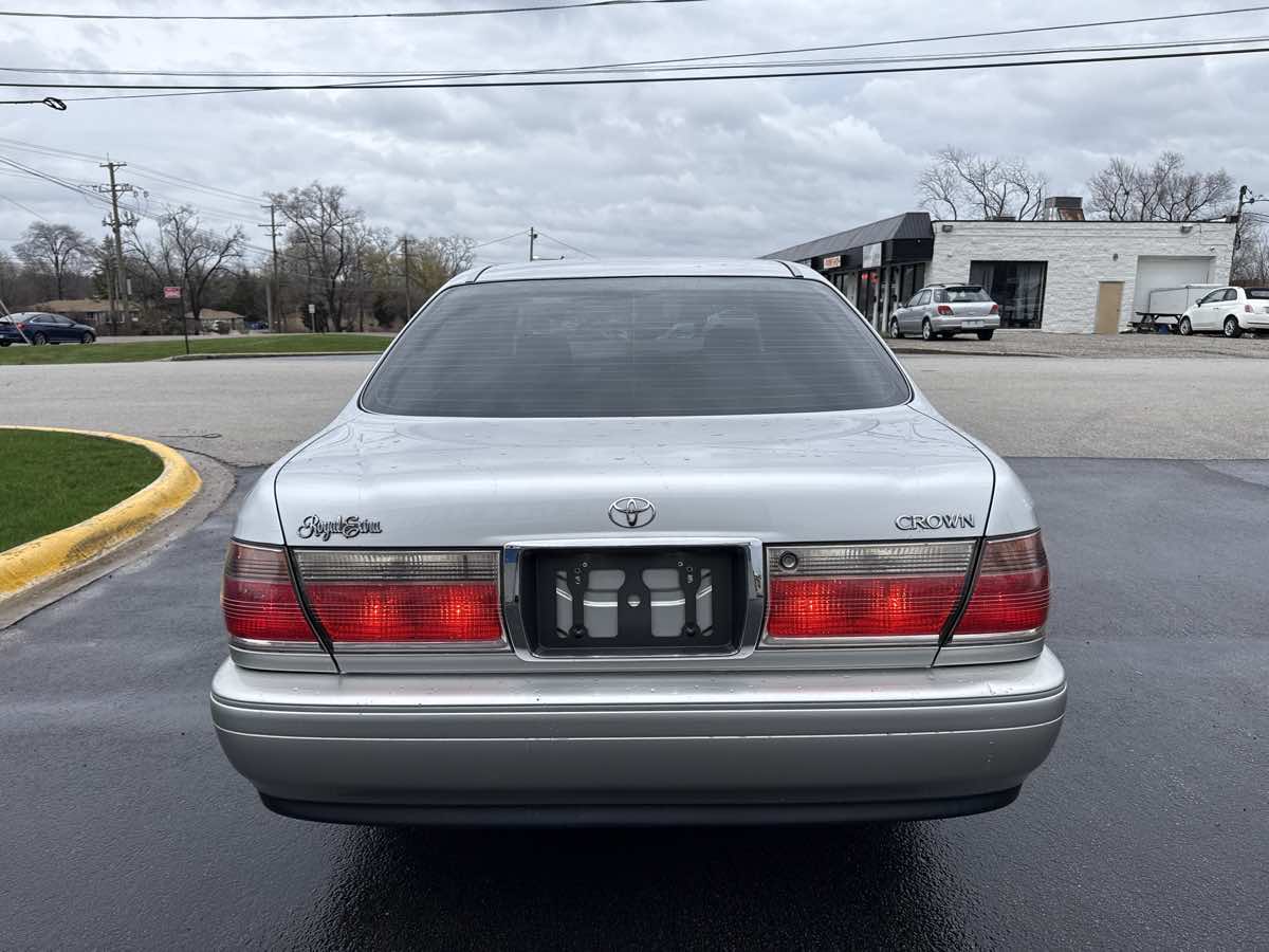 Photo 4 of this Toyota Crown Royal