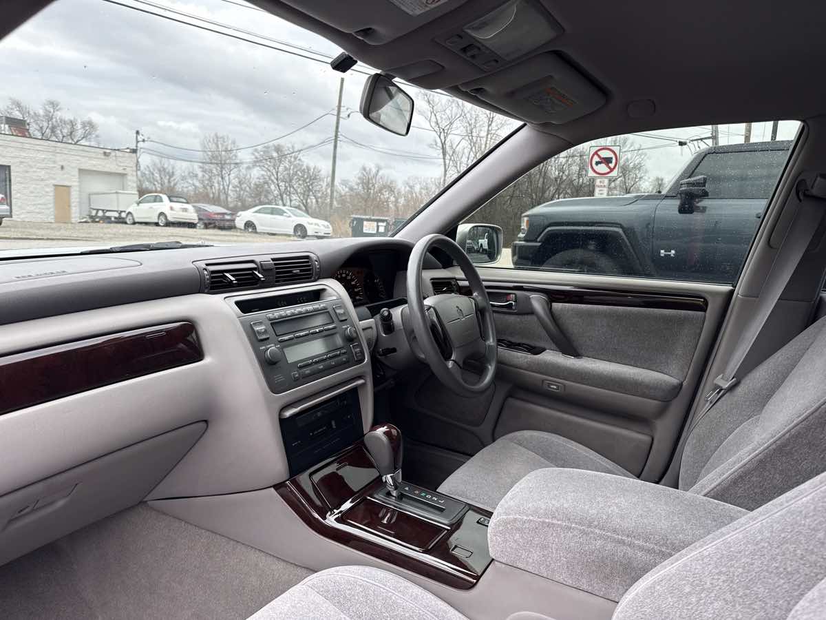Photo 10 of this Toyota Crown Royal
