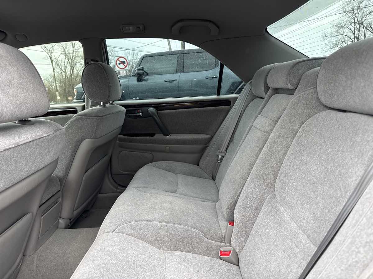 Photo 12 of this Toyota Crown Royal