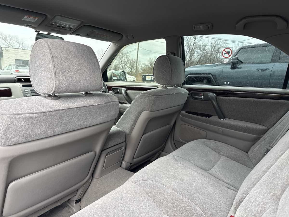 Photo 13 of this Toyota Crown Royal