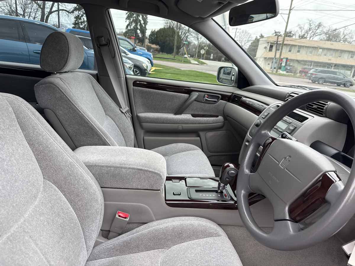Photo 18 of this Toyota Crown Royal