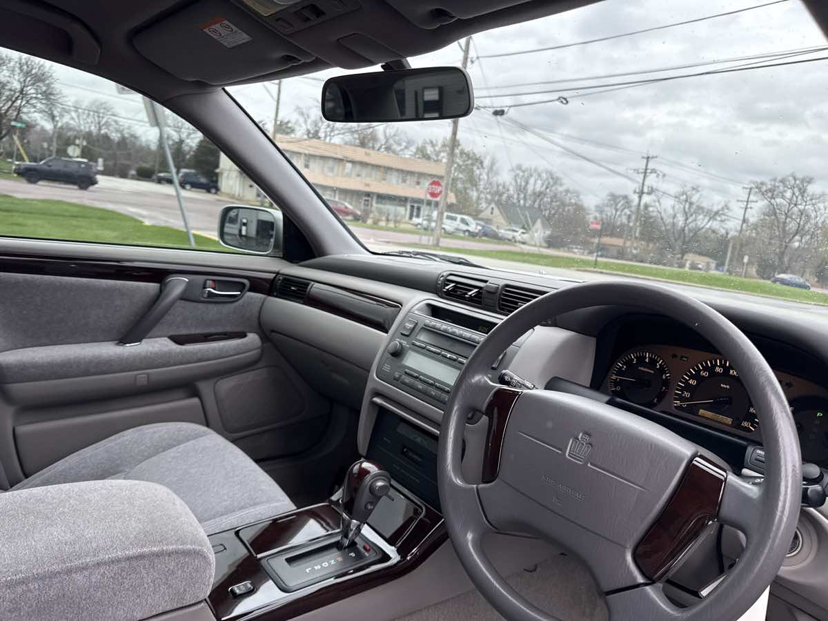 Photo 19 of this Toyota Crown Royal