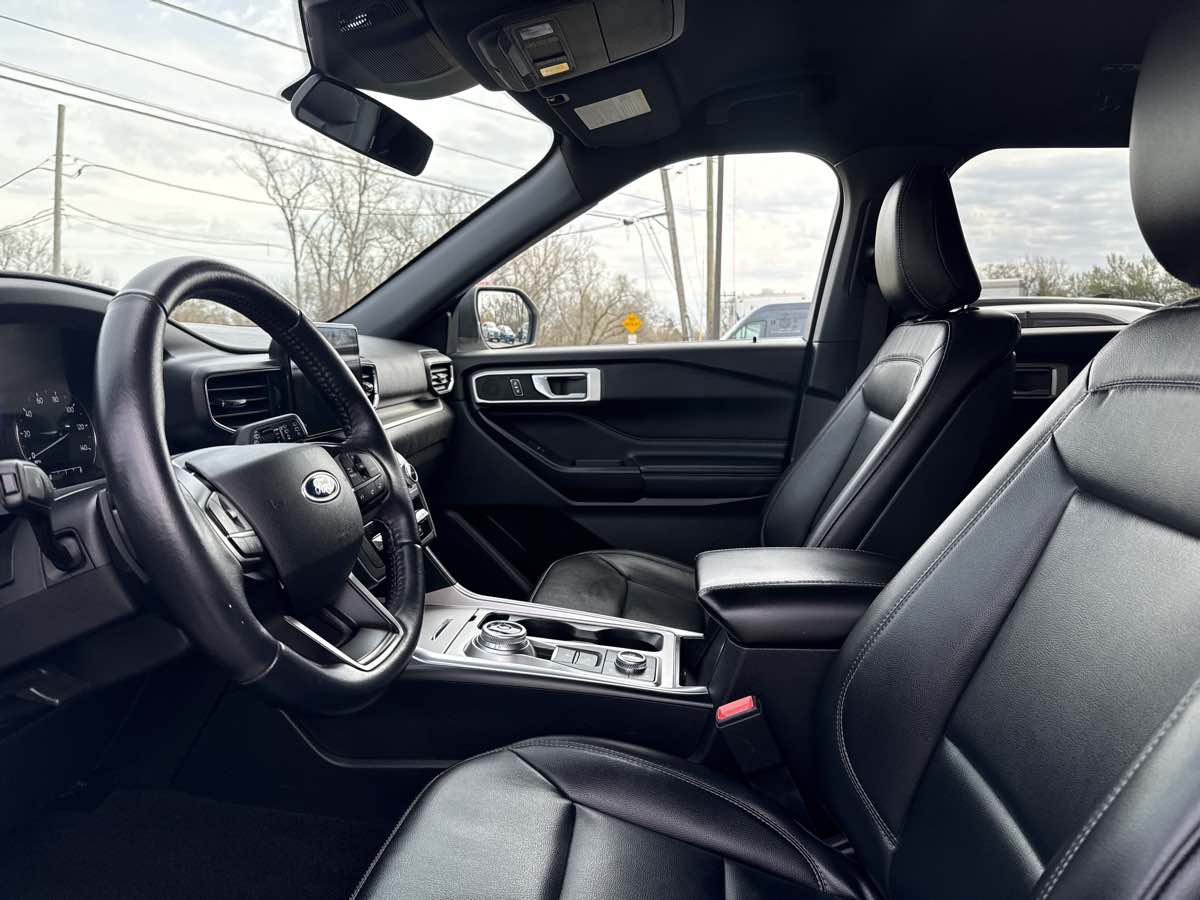 2020 Ford Explorer XLT - Photo 9