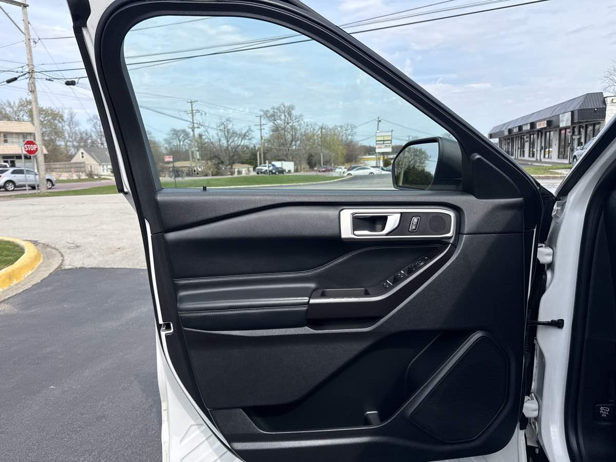 2020 Ford Explorer XLT - Photo 11