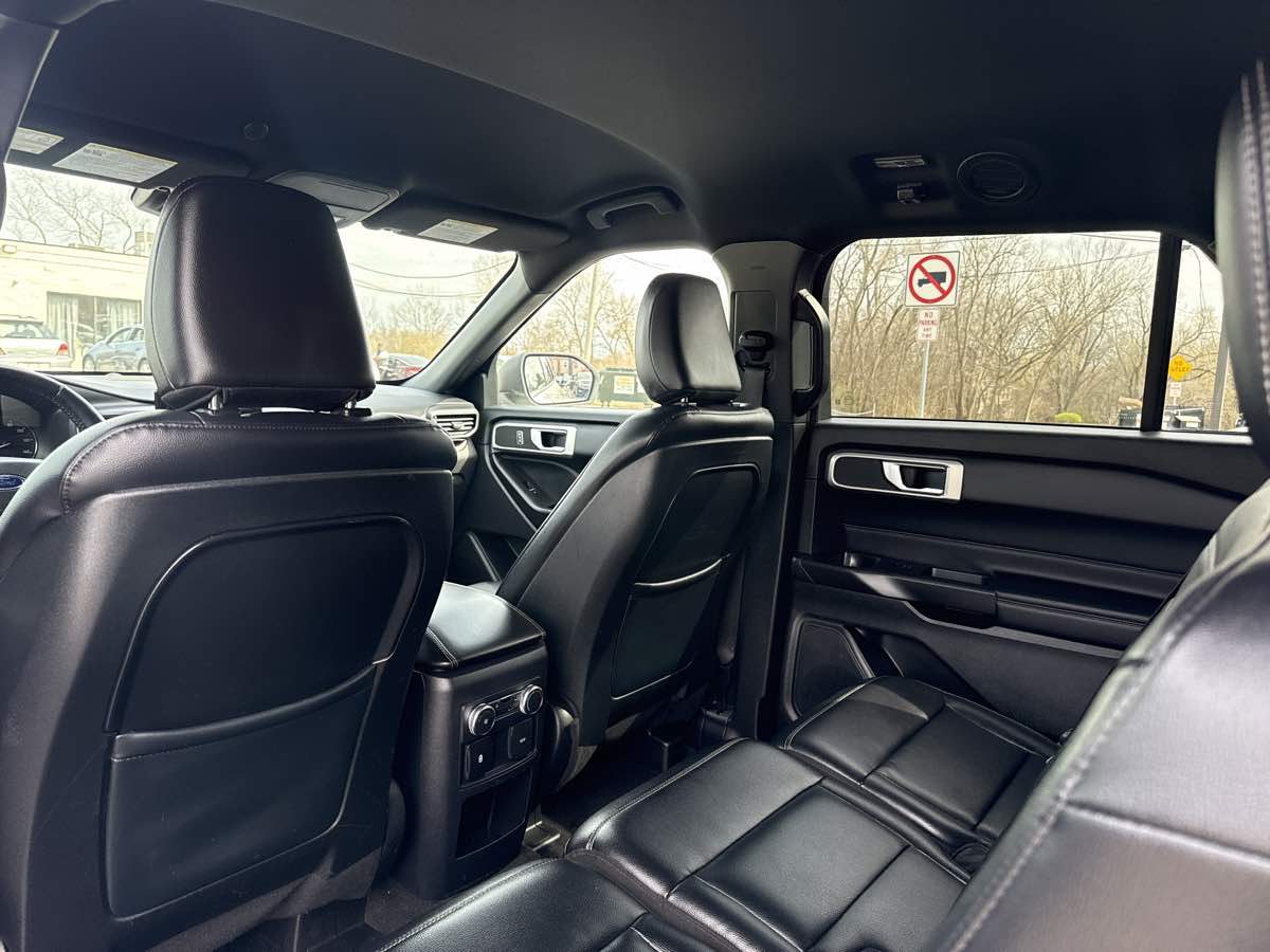 2020 Ford Explorer XLT - Photo 13