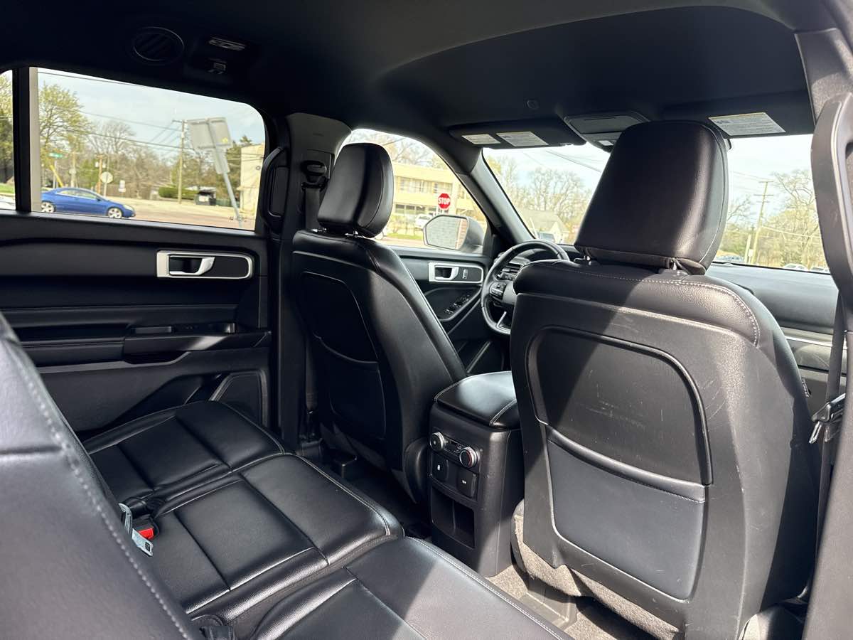 2020 Ford Explorer XLT - Photo 18