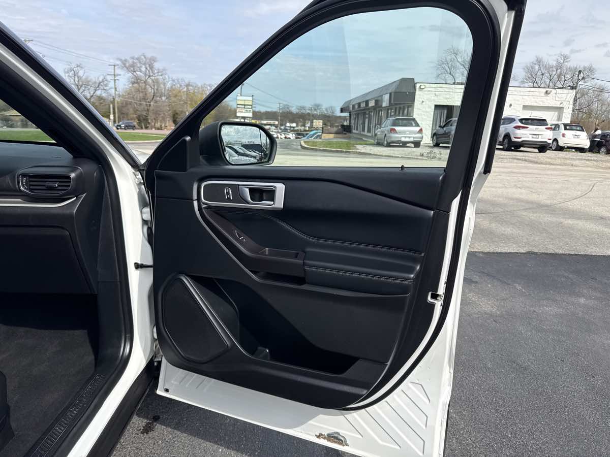 2020 Ford Explorer XLT - Photo 24