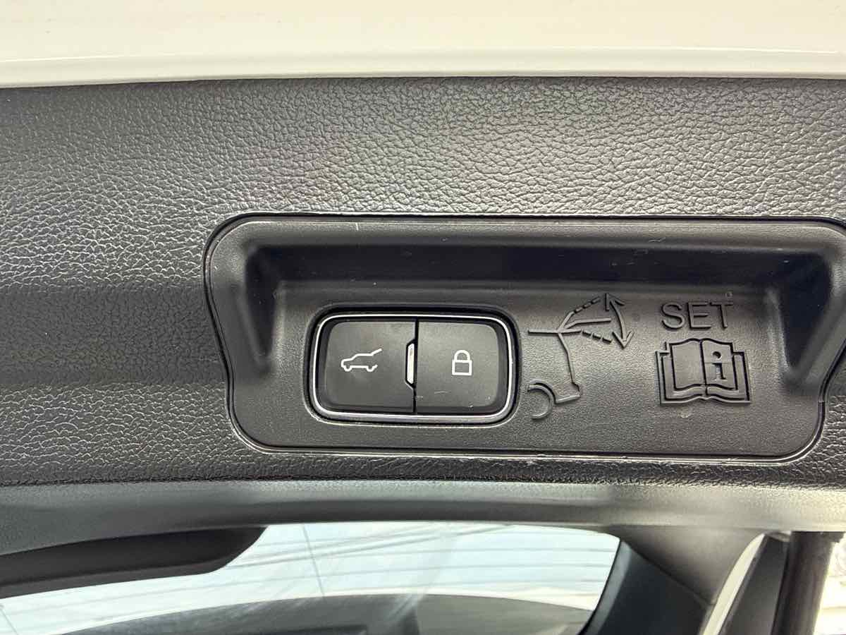 2020 Ford Explorer XLT - Photo 37