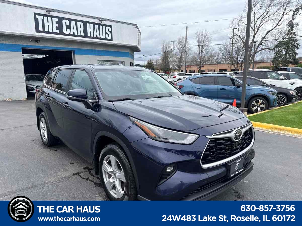 2023 Toyota Highlander LE FWD's photo