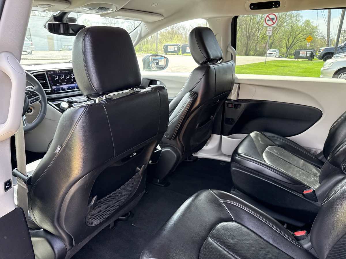2022 Chrysler Pacifica Hybrid Touring L - Photo 13