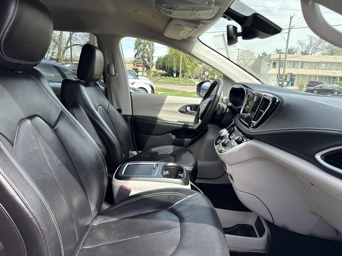 2022 Chrysler Pacifica Hybrid Touring L - Photo 20