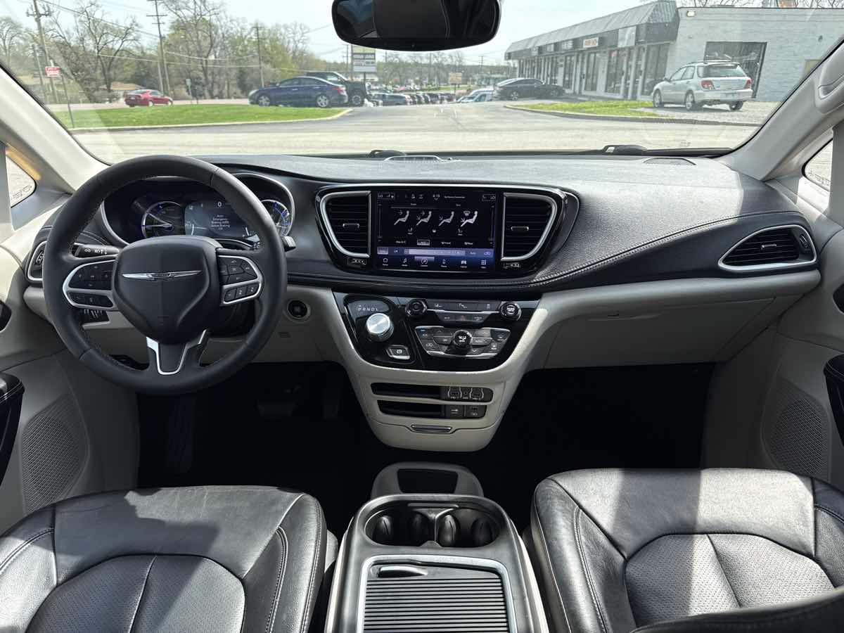 2022 Chrysler Pacifica Hybrid Touring L - Photo 23