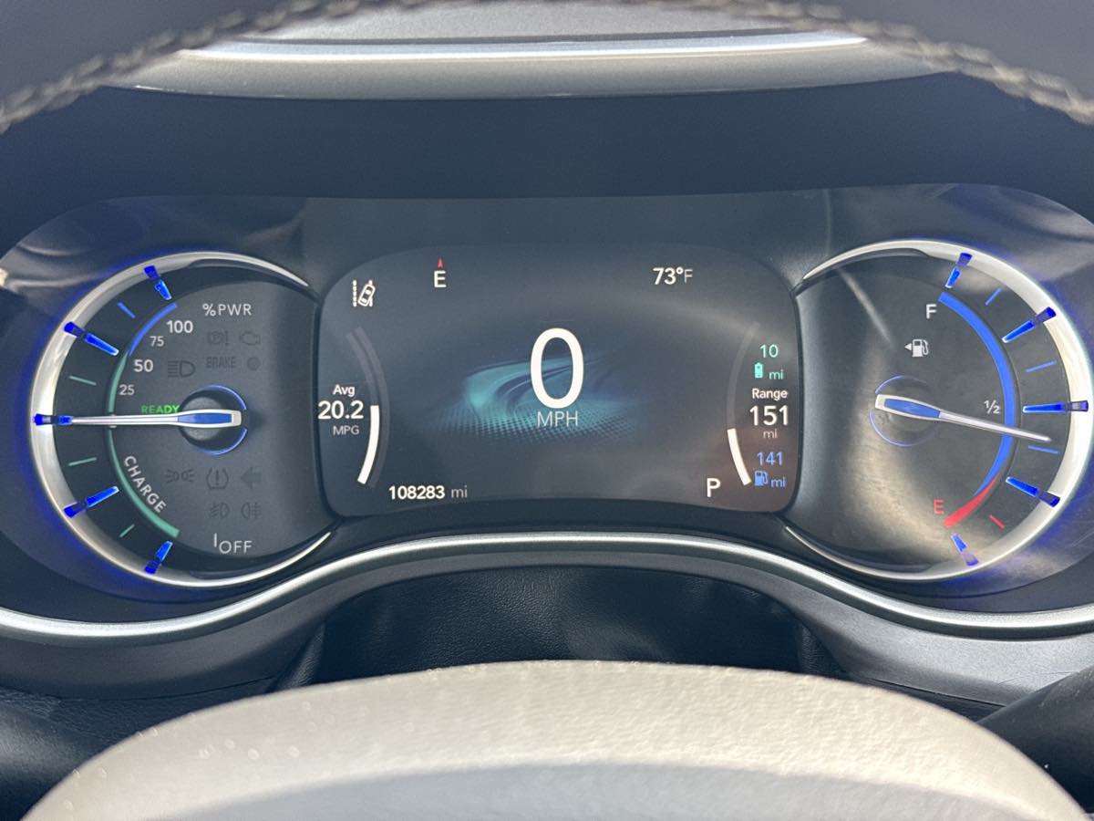 2022 Chrysler Pacifica Hybrid Touring L - Photo 26