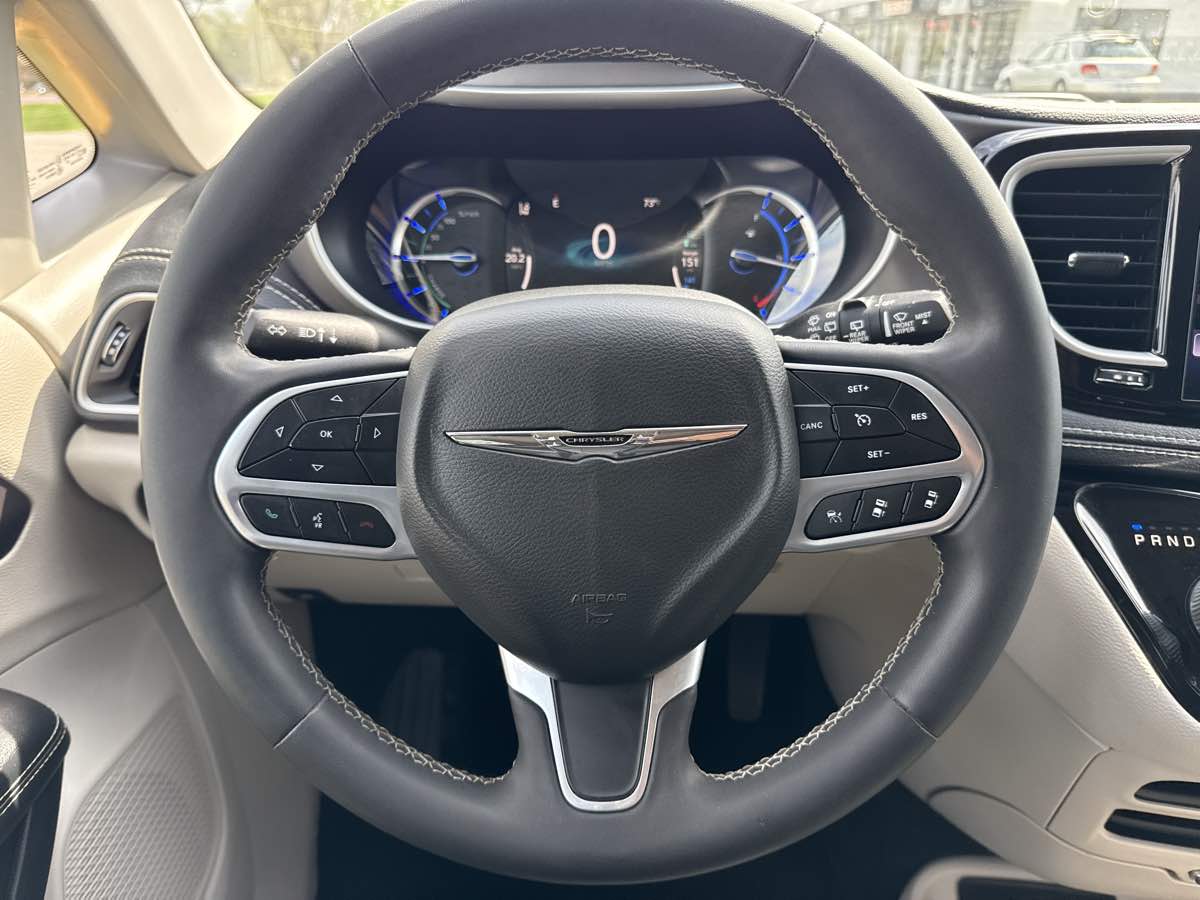 2022 Chrysler Pacifica Hybrid Touring L - Photo 27