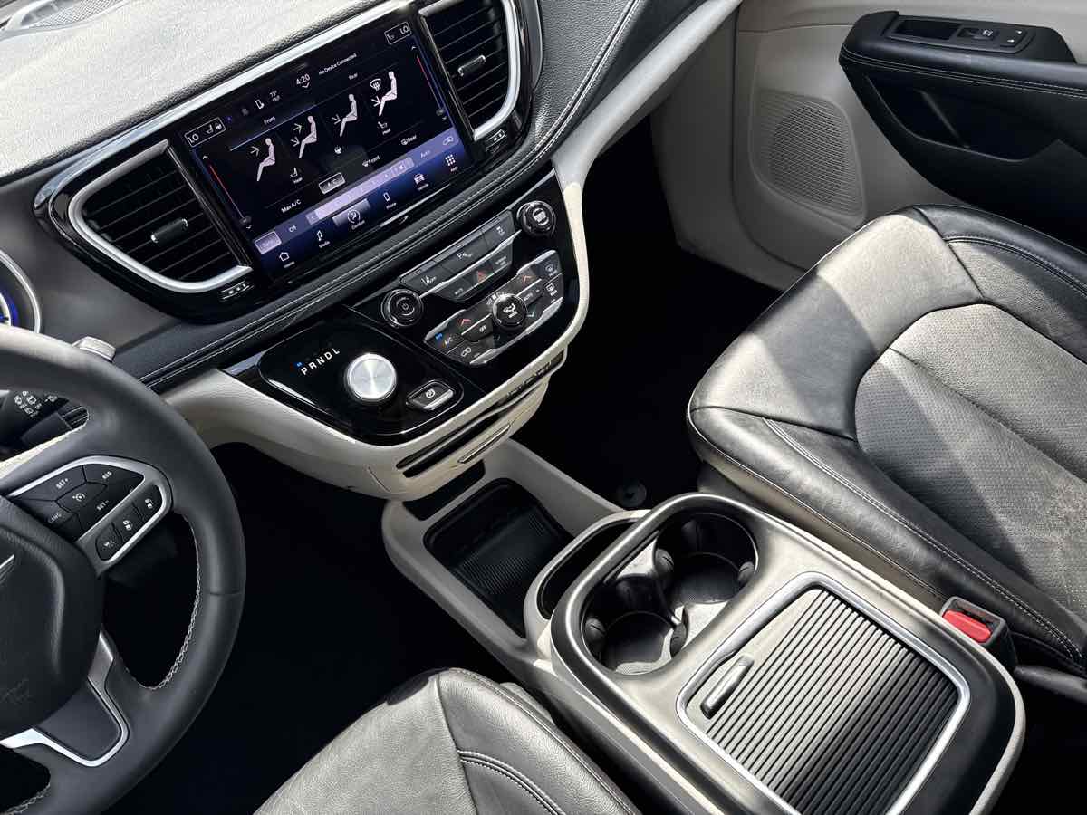 2022 Chrysler Pacifica Hybrid Touring L - Photo 31