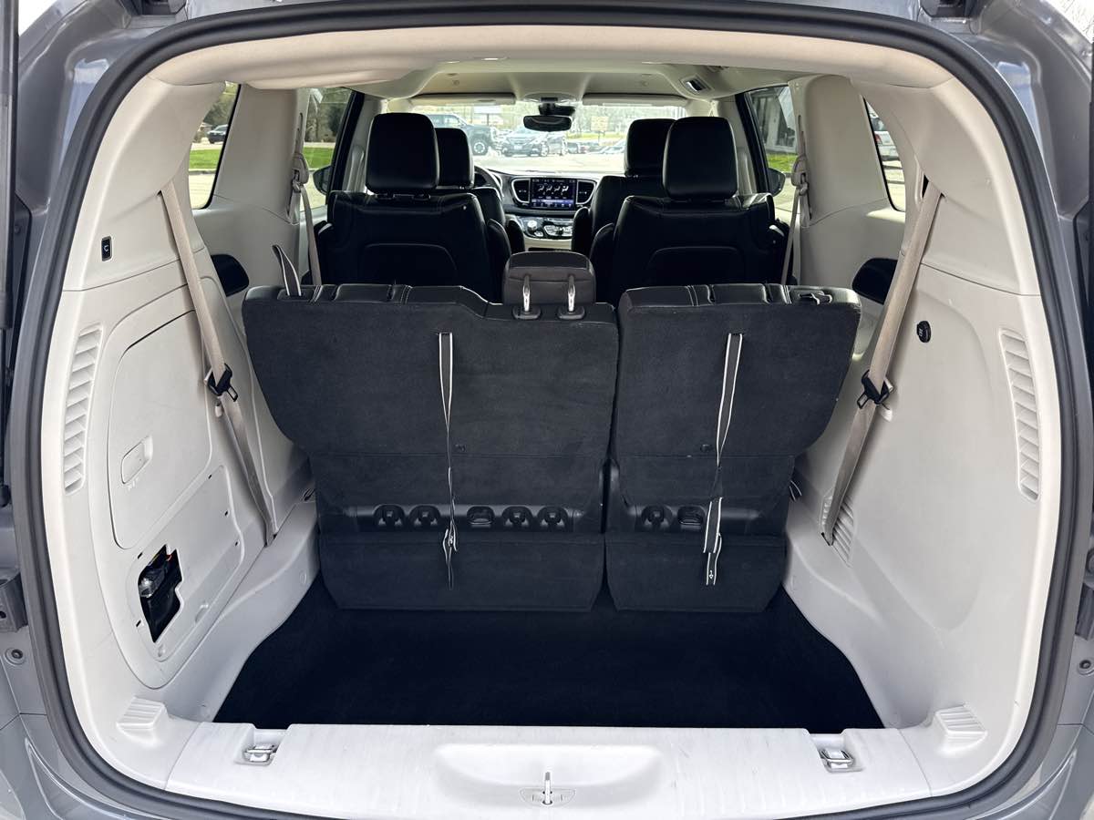 2022 Chrysler Pacifica Hybrid Touring L - Photo 34