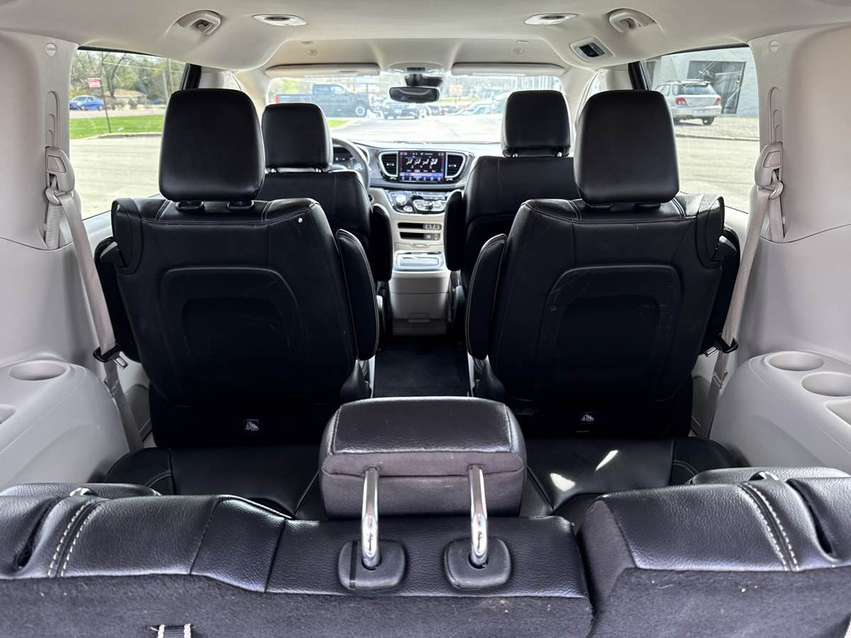 2022 Chrysler Pacifica Hybrid Touring L - Photo 35
