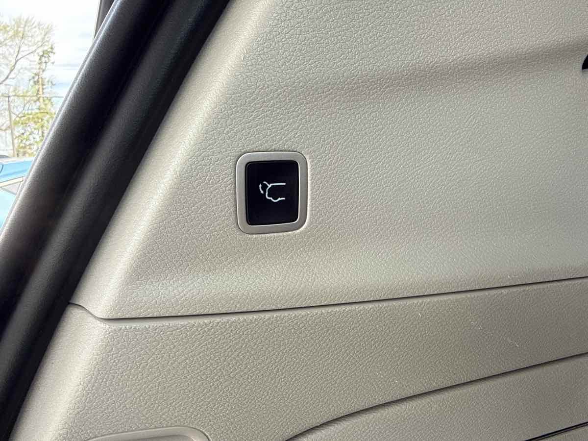 2022 Chrysler Pacifica Hybrid Touring L - Photo 36