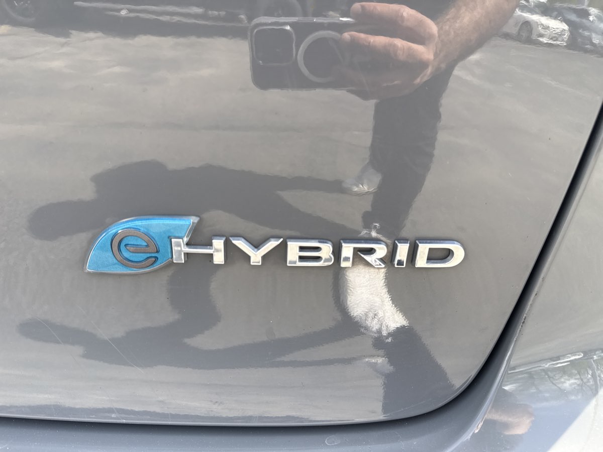 2022 Chrysler Pacifica Hybrid Touring L - Photo 37