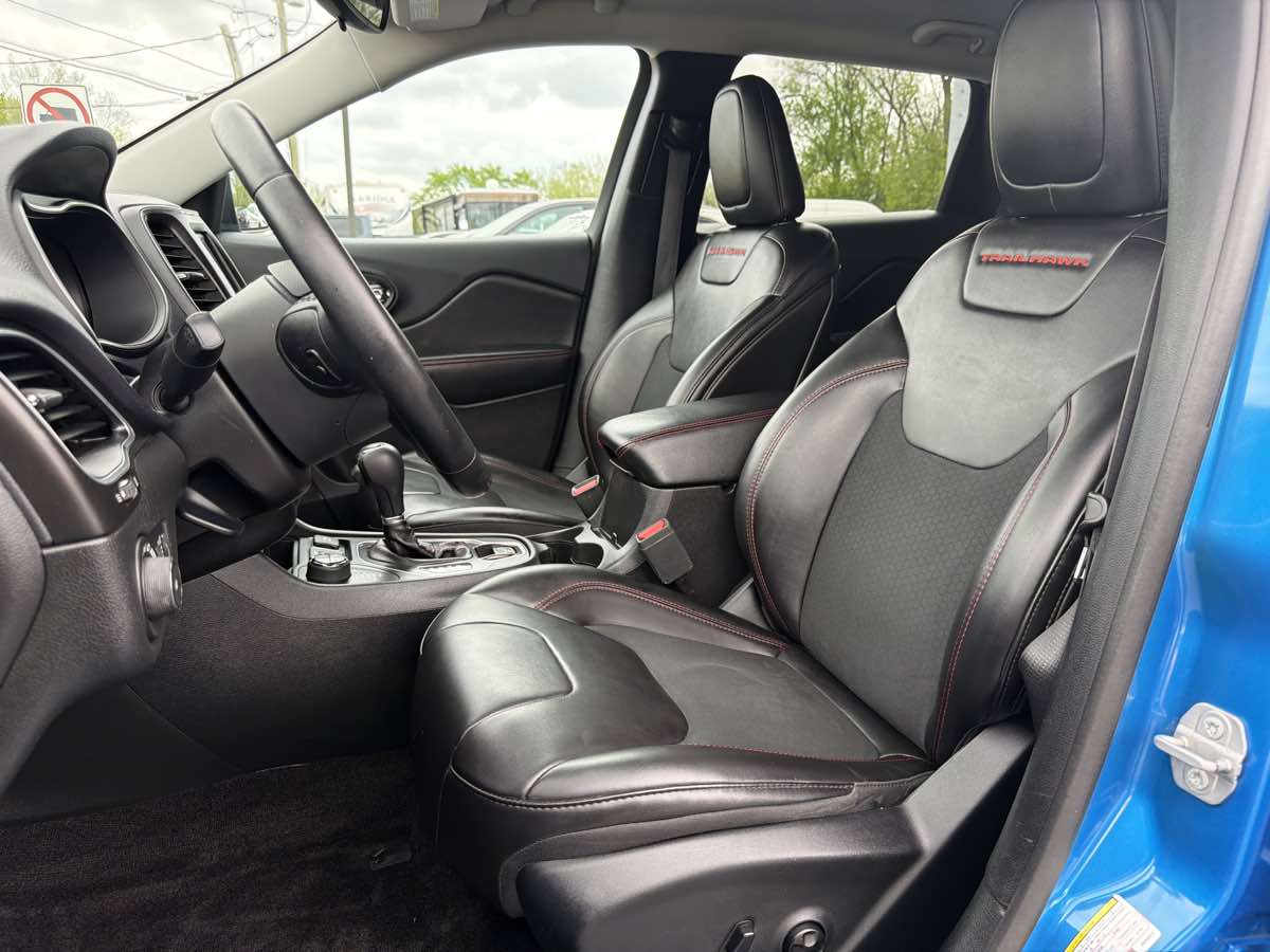 2019 Jeep Cherokee Trailhawk - Photo 19