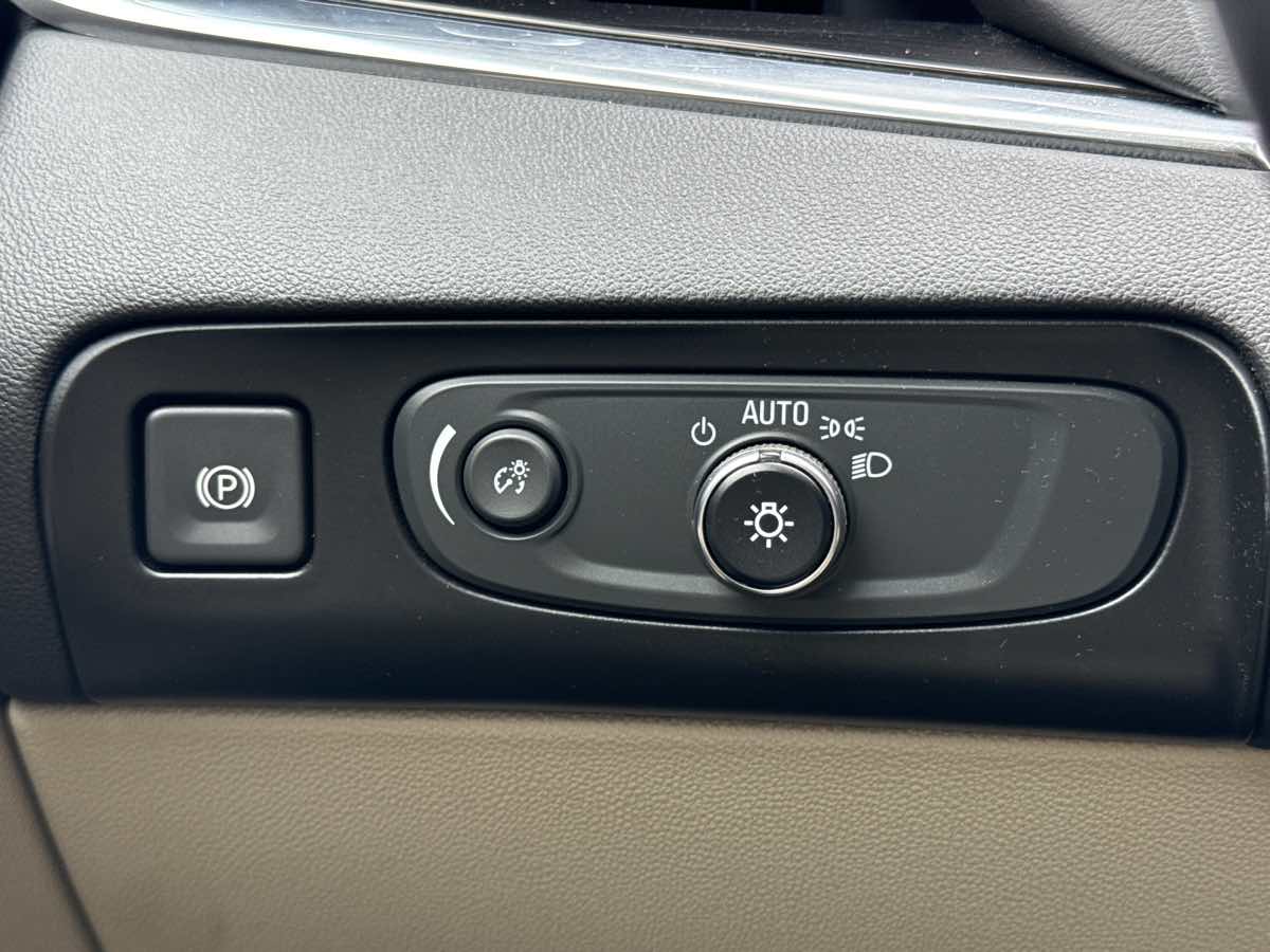 2019 Buick Enclave Essence - Photo 32