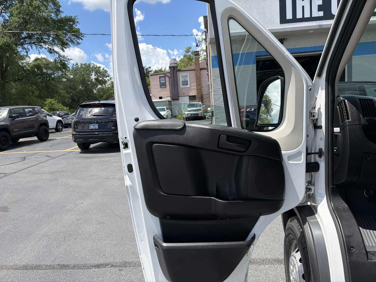 Photo 17 of this Ram ProMaster Cargo Van