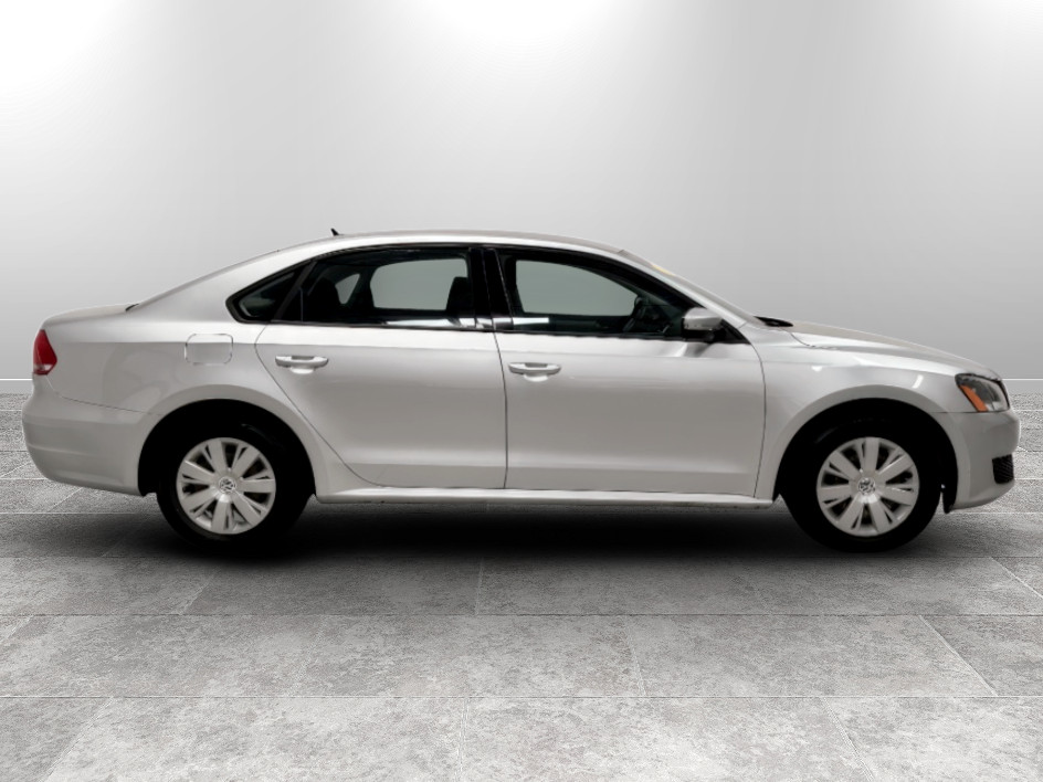 2015 Volkswagen Passat S - Photo 2