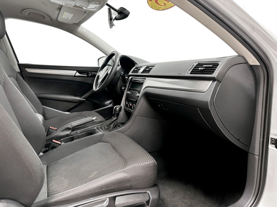 2015 Volkswagen Passat S - Photo 14