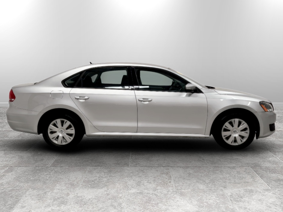 2015 Volkswagen Passat S - Photo 2