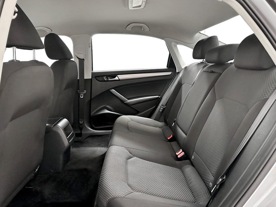 2015 Volkswagen Passat S - Photo 17