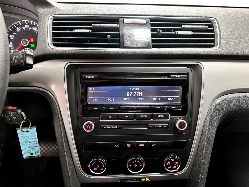 2015 Volkswagen Passat S - Photo 12