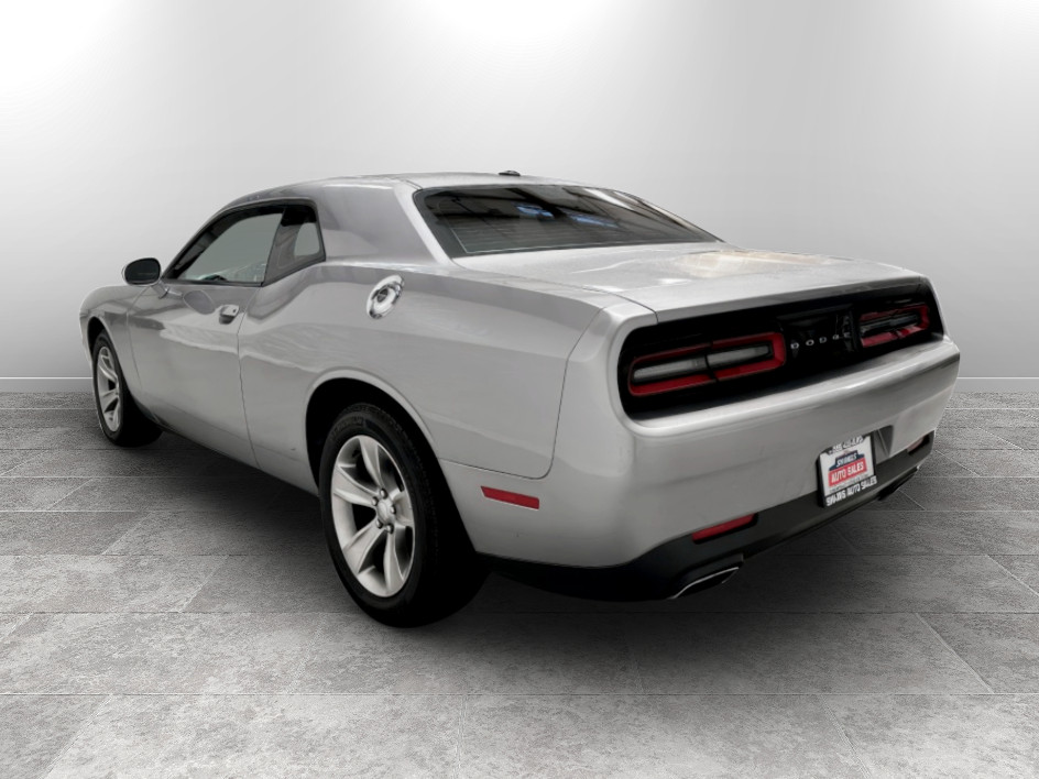 2017 Dodge Challenger SXT - Photo 5