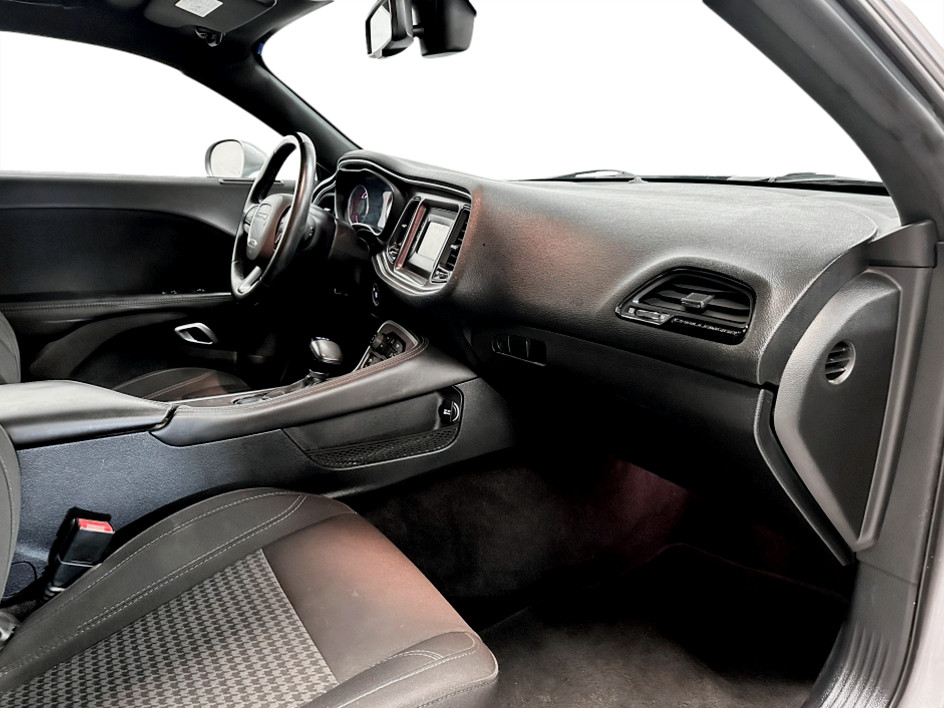 2017 Dodge Challenger SXT - Photo 14