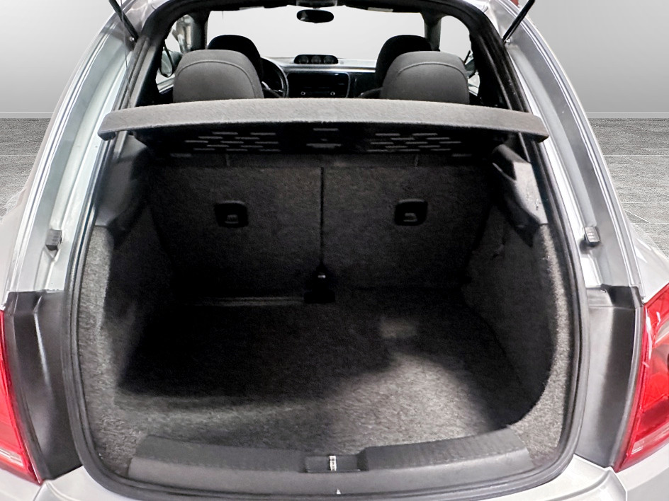 2012 Volkswagen Beetle 2.0 - Photo 6