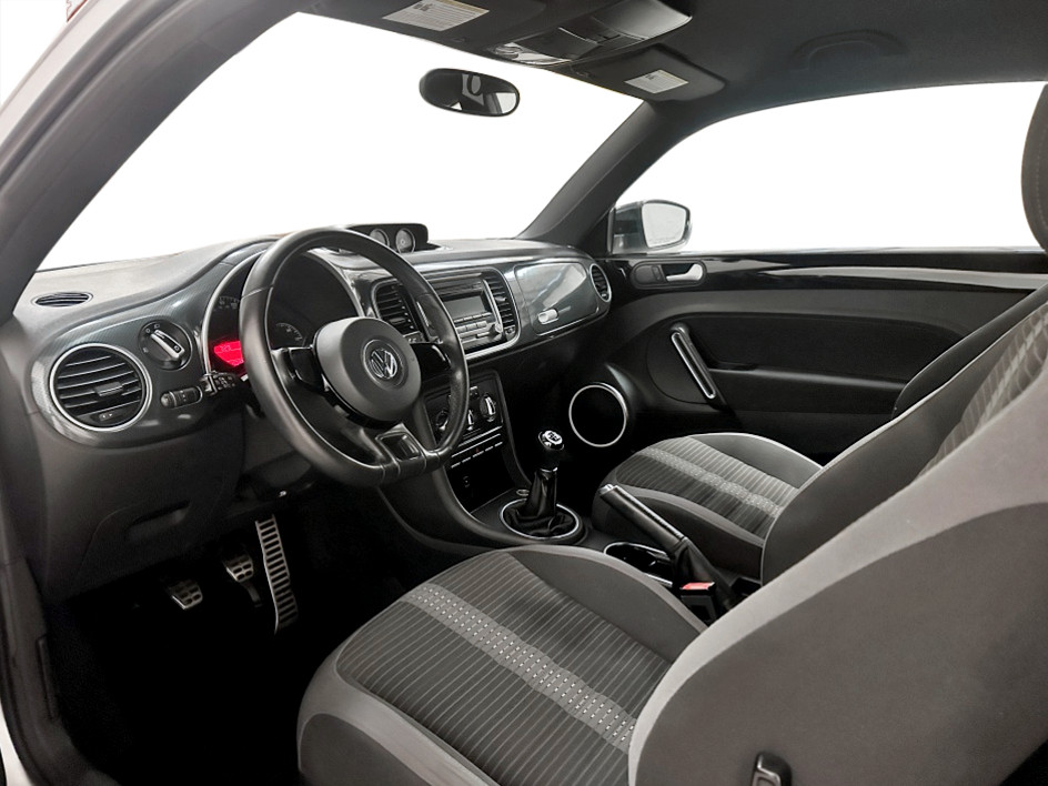 2012 Volkswagen Beetle 2.0 - Photo 9