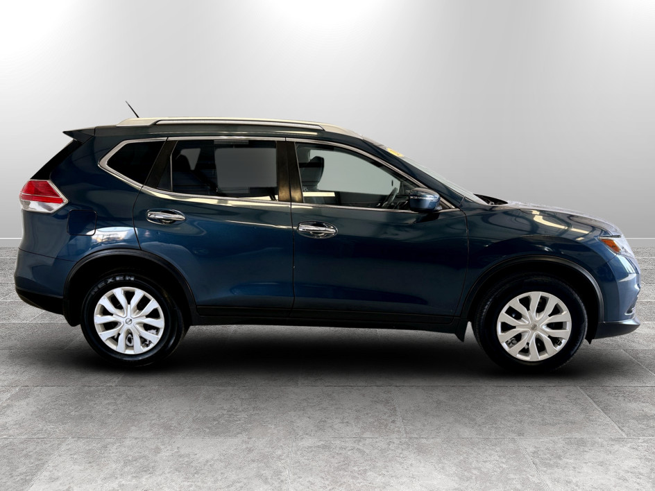 2016 Nissan Rogue S - Photo 2