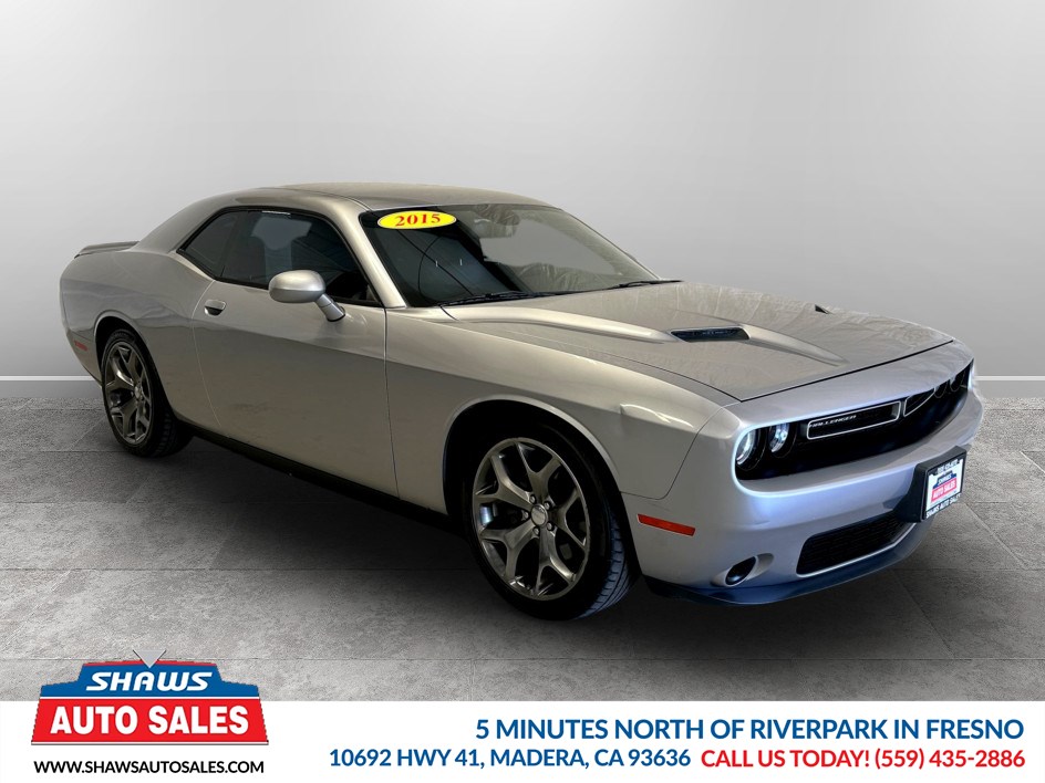 2015 Dodge Challenger SXT's photo