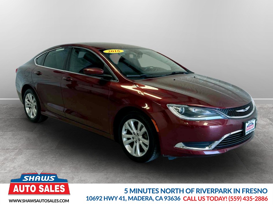 2016 Chrysler 200 Limited's photo