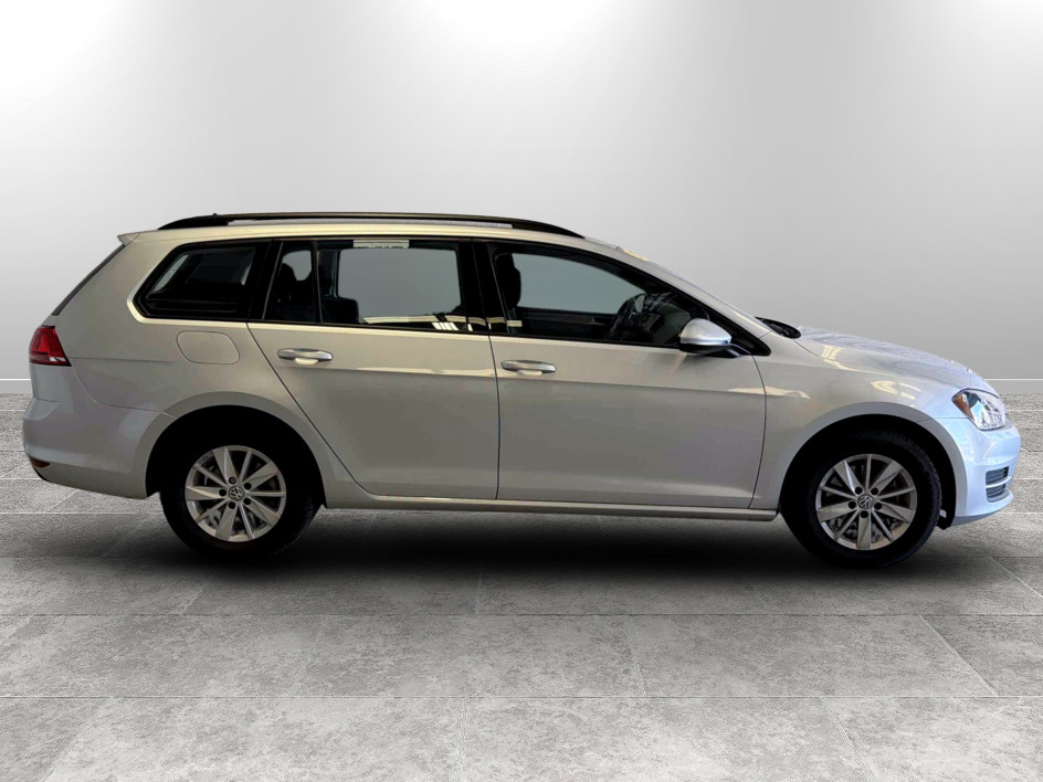 Photo 3 of this Volkswagen Golf SportWagen