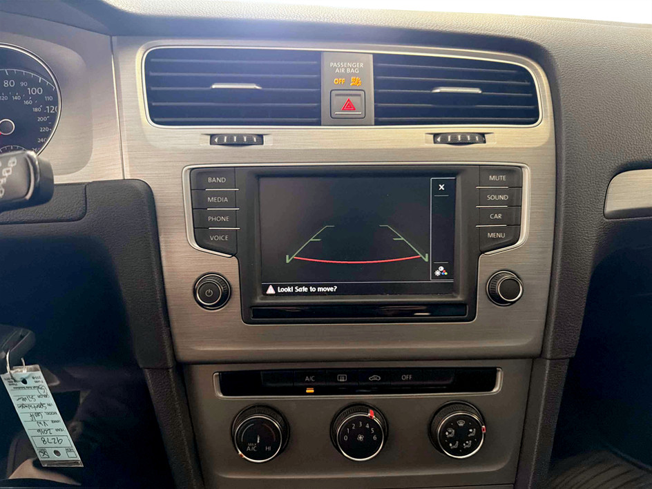 Photo 14 of this Volkswagen Golf SportWagen