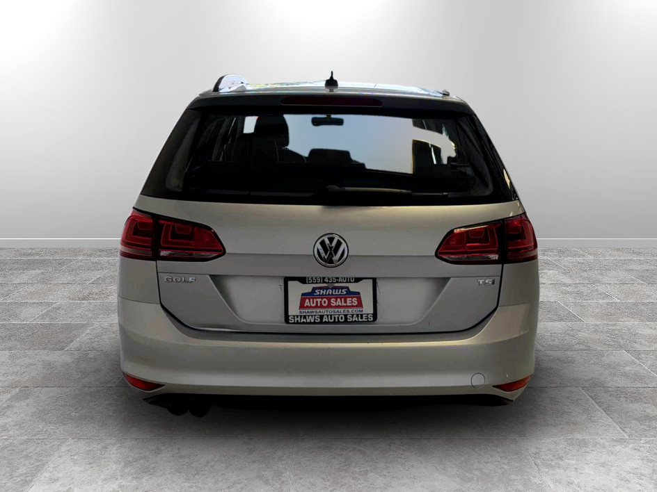 Photo 5 of this Volkswagen Golf SportWagen